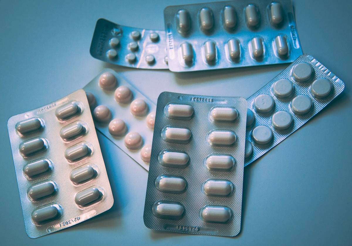 The Complete Guide to Supplement Interactions