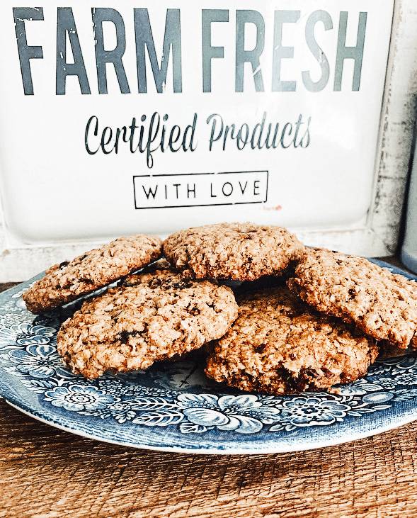 Farmhouse Oatmeal Date Cookies